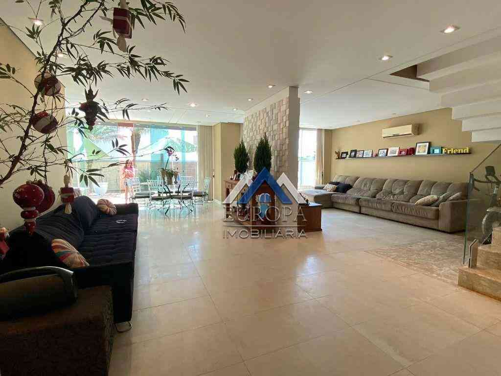 Casa em Condomínio com 3 quartos à venda no bairro Esperança, 236m²