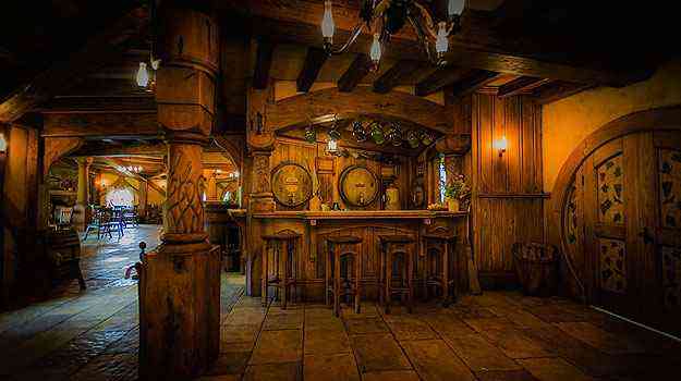 The Green Dragon, o pub onde os personagens se encontravam, foi mantido com as caractersticas originais - Hobbiton Movie Set/Divulgao