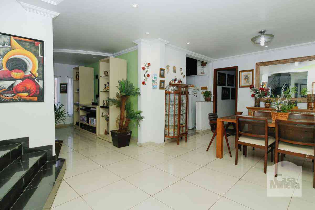 Casa com 3 quartos à venda no bairro Santa Terezinha, 357m²
