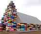 Igreja feita com blocos que imitam peas de Lego foi atrao em festival