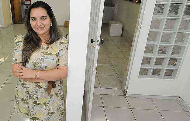 A engenheira Alexandra Rocha Baltazar Xavier conseguiu fechar um contrato de aluguel em menos de um ms   - Beto Magalhes/EM/D.A Press