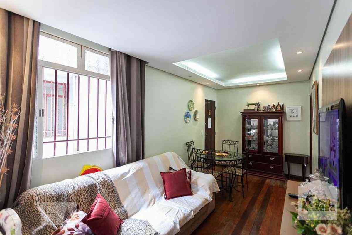 Apartamento com 3 quartos à venda no bairro Sagrada Família, 58m²