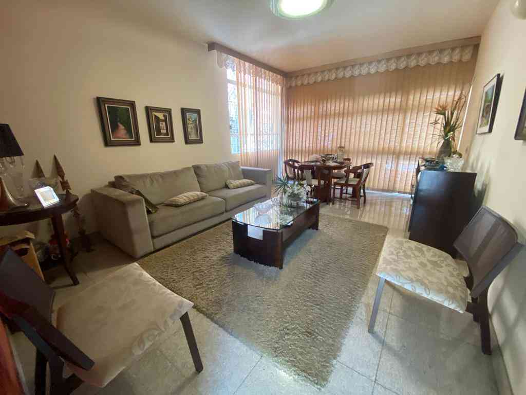 Casa com 3 quartos à venda no bairro Alto Barroca, 390m²