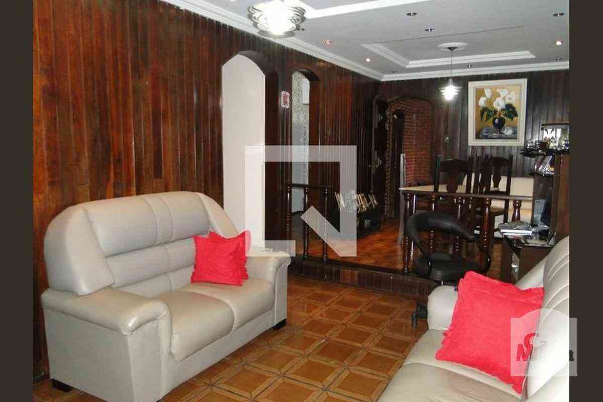 Casa com 3 quartos à venda no bairro Monte Castelo, 200m²