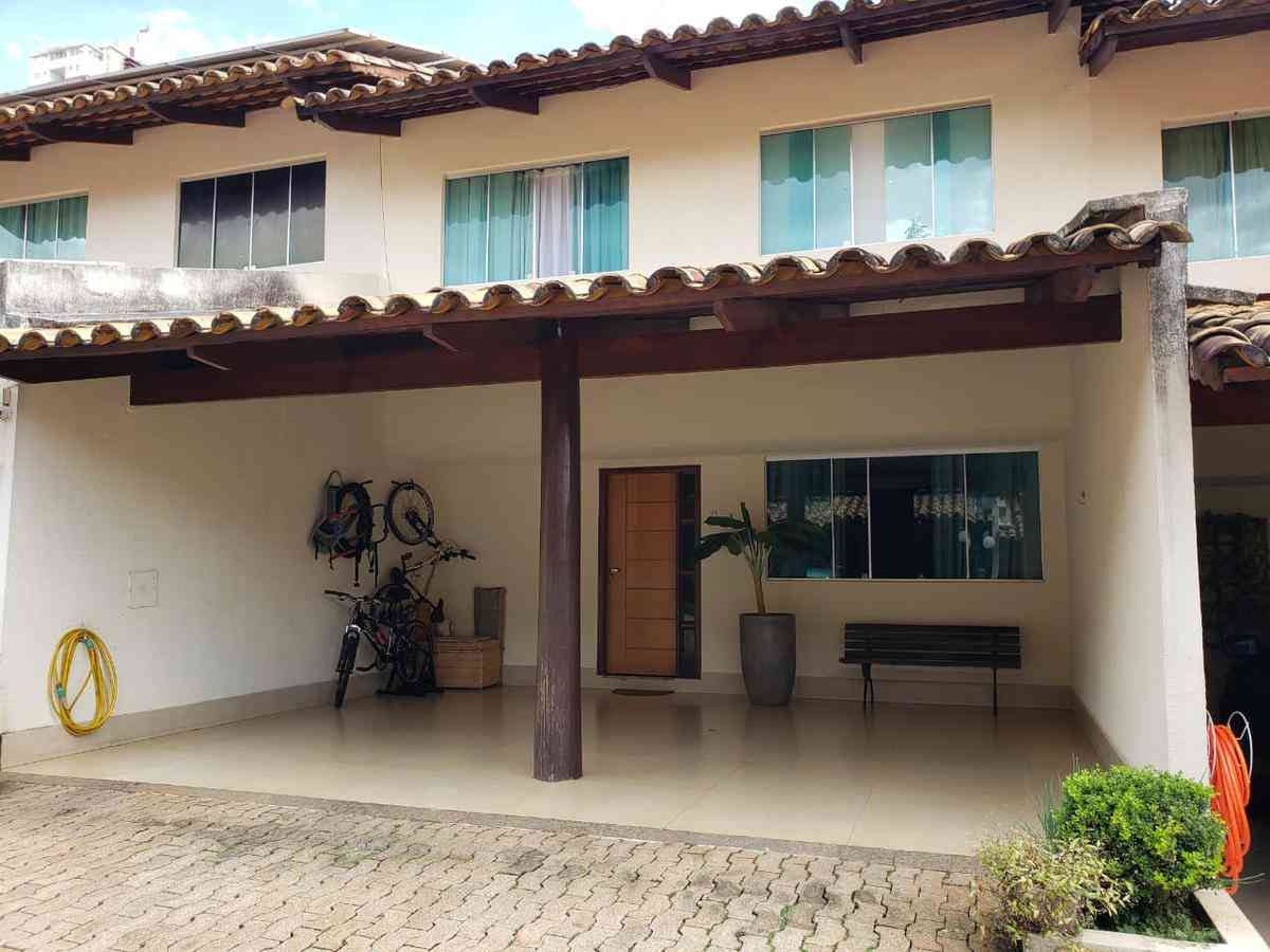 Casa em Condomínio com 3 quartos à venda no bairro Vila São João, 178m²