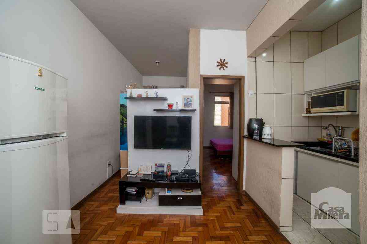 Apartamento com 1 quarto à venda no bairro Barro Preto, 42m²